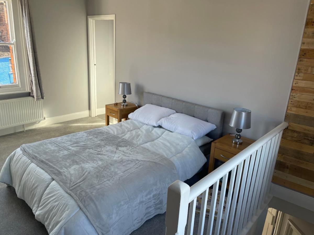 Brady'S Glastonbury Beautiful Pad Great Location! Dış mekan fotoğraf
