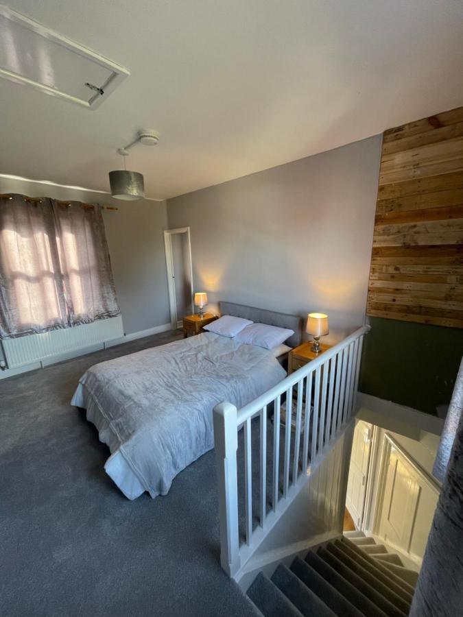 Brady'S Glastonbury Beautiful Pad Great Location! Dış mekan fotoğraf